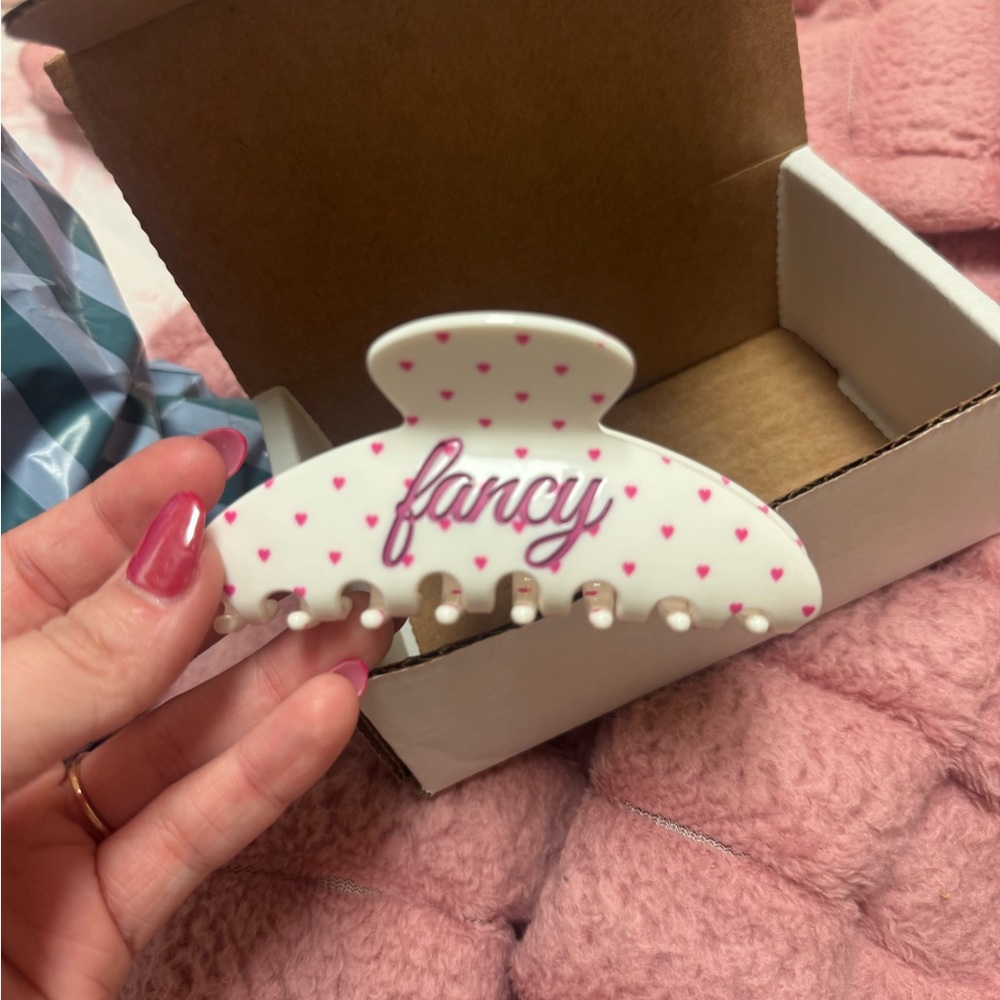 Shop Fancy Boutique Brand New sold out Valentines Claw Clip